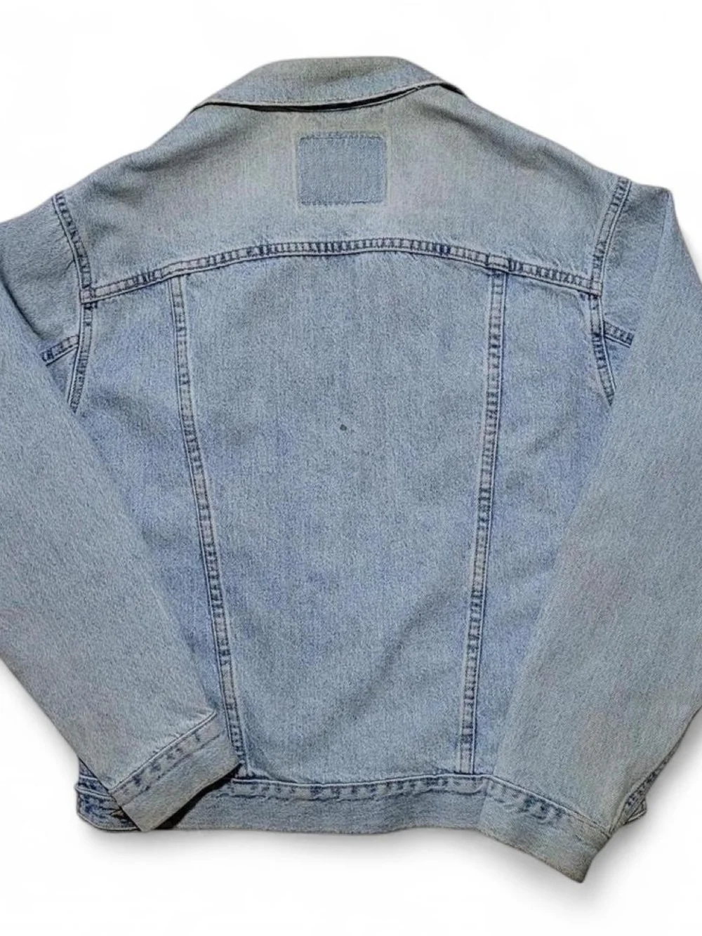Levi's Light Wash Blue Denim Trucker Jacket